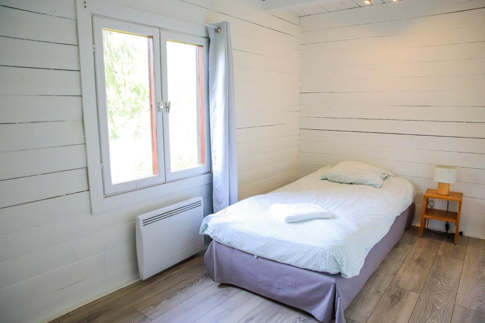 Les Cabanes Parisiennes - Chalets 1H30 From Paris - 62P Sainte-Genevieve-des-Bois Exterior photo