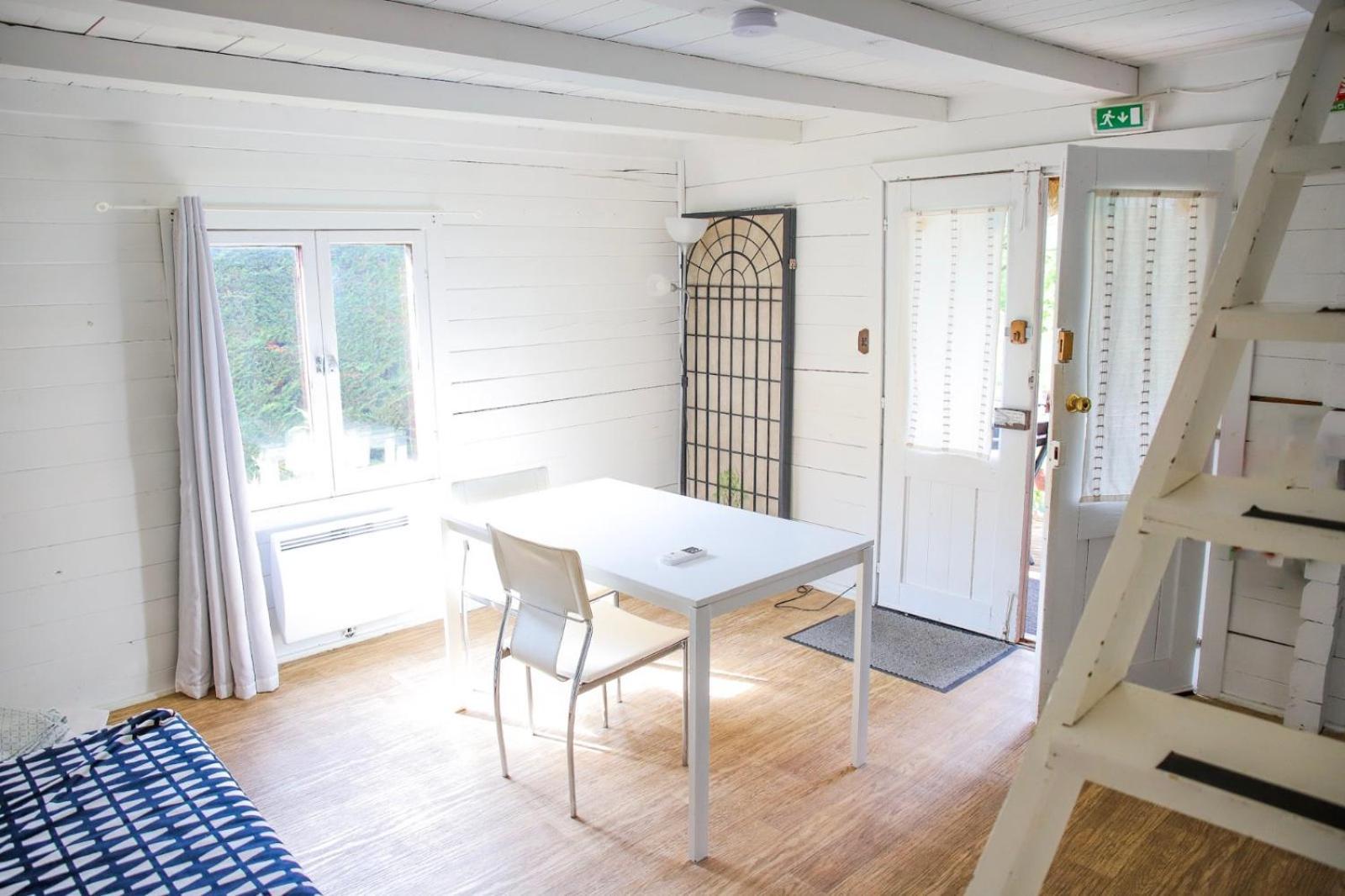Les Cabanes Parisiennes - Chalets 1H30 From Paris - 62P Sainte-Genevieve-des-Bois Exterior photo