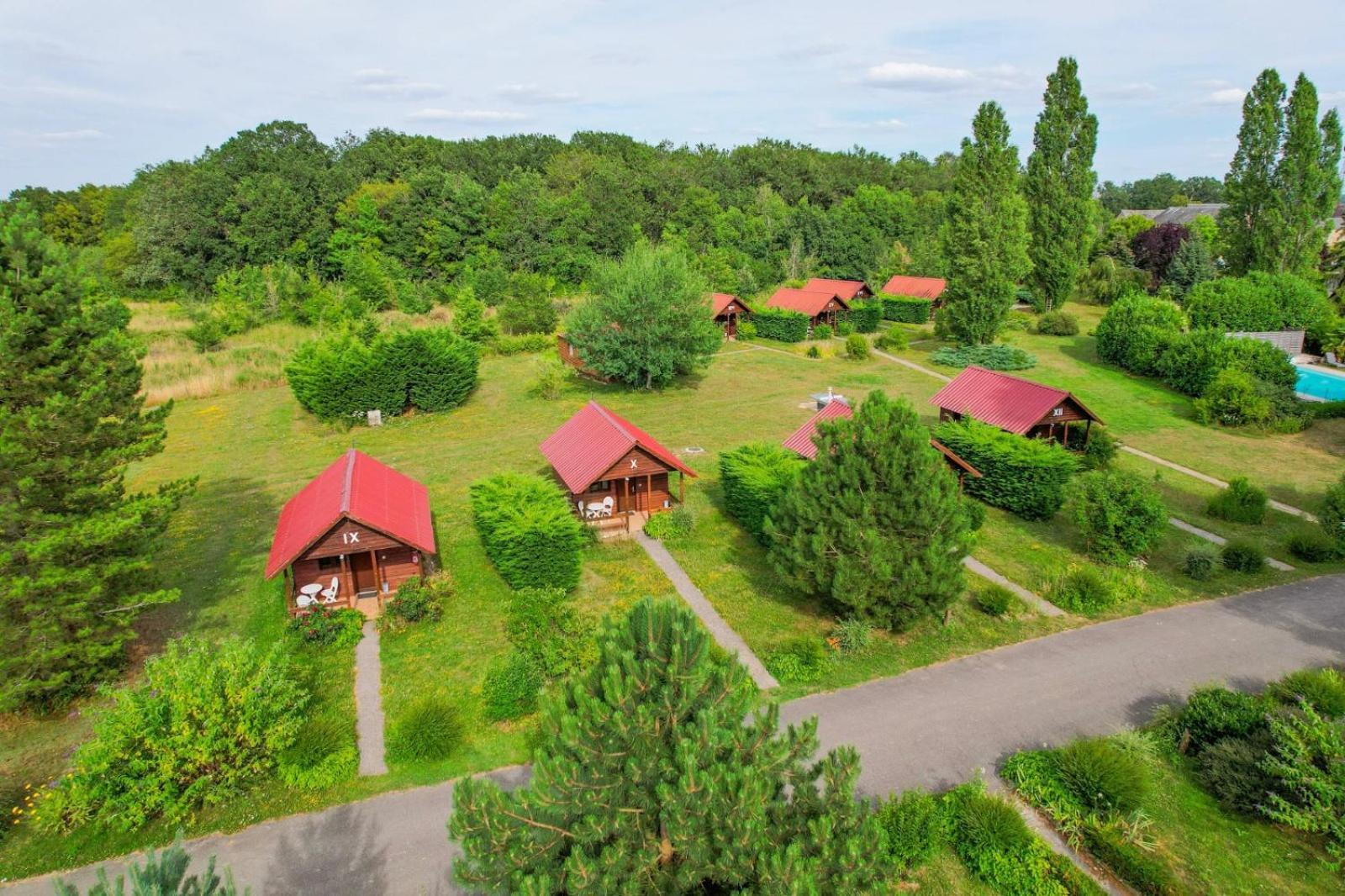 Les Cabanes Parisiennes - Chalets 1H30 From Paris - 62P Sainte-Genevieve-des-Bois Exterior photo